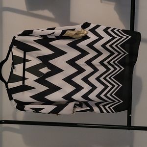 Chevron top with gold trimmed sleeves